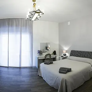  Couette-café Corso Diaz Italie